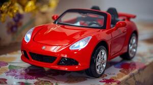 El día que un autito rojo enseñó a atender de verdad