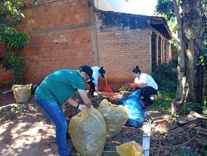 Realizan minga ambiental en la USF Km 4 Monday de Presidente Franco - ADN Digital