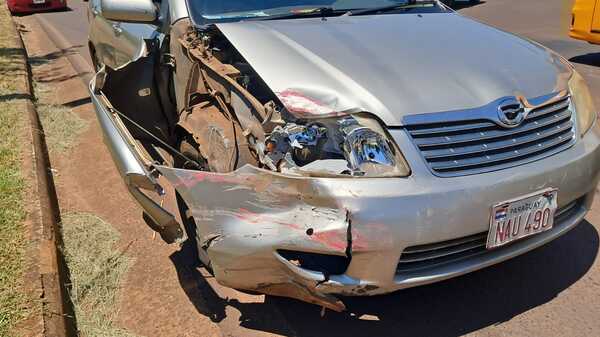 Triple choque en cadena sobre la Avenida Roa Bastos deja cuantiosos daños materiales