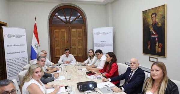 La Nación / Ramírez Lezcano resalta mejoras en control interno de la Cancillería