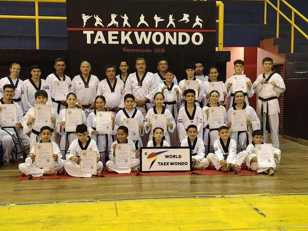 Taekwondo: Cintos negros en la Perla del Sur - Polideportivo - ABC Color