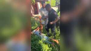 Video: dueño de vehículo redujo y ató a presunto ladrón en Fernando de la Mora - Policiales - ABC Color