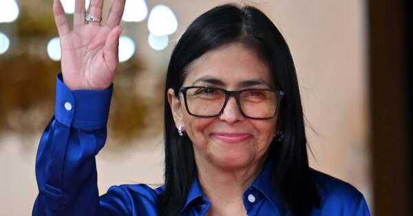 La Nación / Presidenta interina iría a Washington