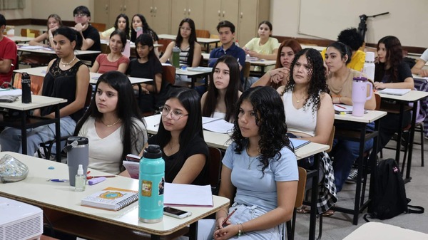 Paraguay: El déficit de 20.000 informáticos frena al país