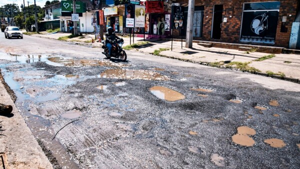 Hartos por el mal estado de Avelino repudian a intendente sanlorenzano