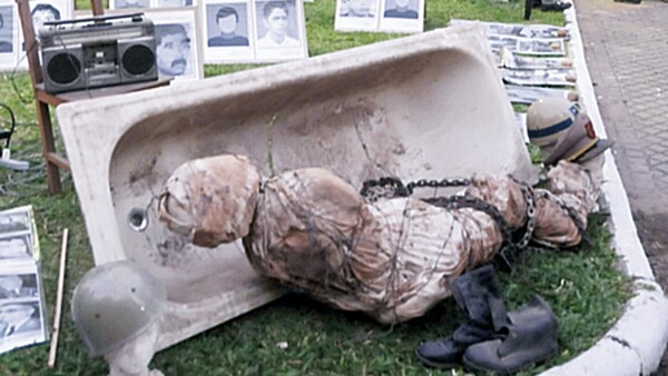 Aumenta repudio por defensa del titular de Aneaes a Stroessner