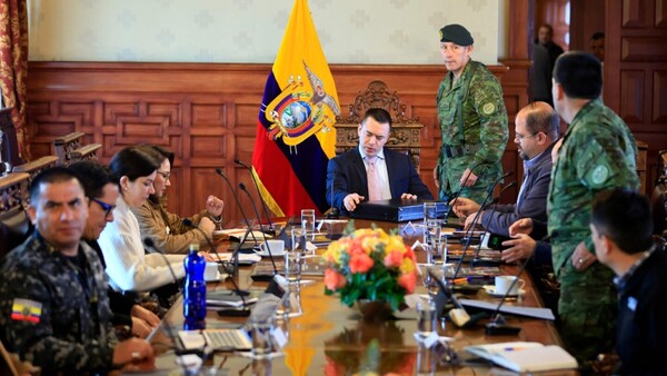 Ecuador sanciona a Colombia por falta de combate al narco