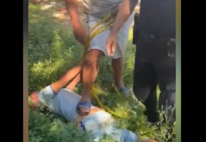 Detienen a hombre que intentó robar del interior de un automóvil