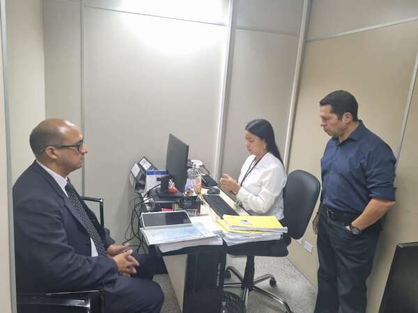 Prisión para abogada procesada por mafia de los pagarés y amenazas a periodista - Nacionales - ABC Color