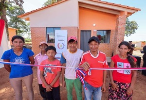 Casi 80 familias de Caaguazú pudieron acceder a una vivienda digna  - La Tribuna
