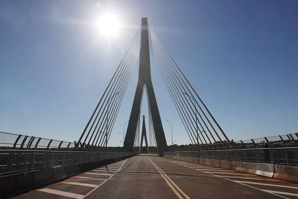Paraguay y Brasil acuerdan segunda fase de pruebas para el Puente de la Integración - ABC en el Este - ABC Color