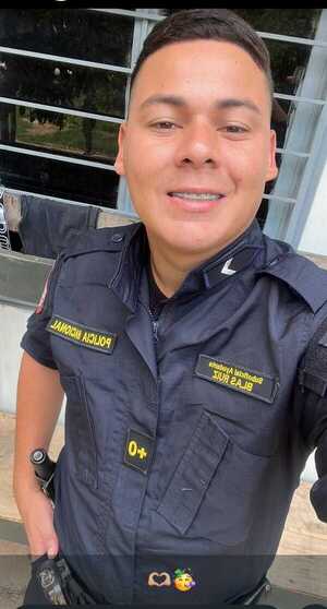 Popular / ¡Policía apareció topehýire y se echó a dormir!