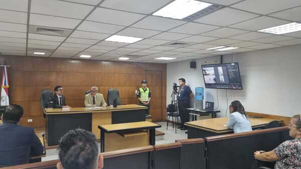 Defensa de ex policía stronista insiste en que no se le puede aplicar ley nueva