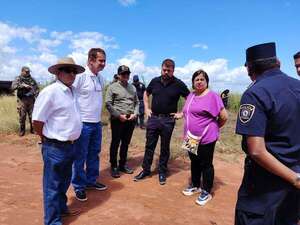 Congresistas visitan comunidad indígena atacada  - Política - ABC Color