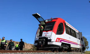 Tercer accidente ferroviario de la semana en España, tren choca con una grúa y deja varios heridos - OviedoPress