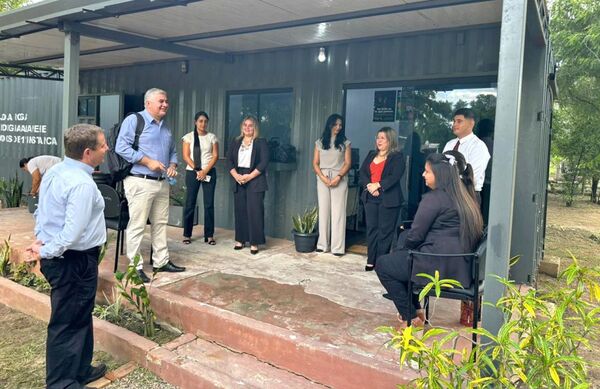 Ministro Martínez Simón verificó servicios judiciales en Carmelo Peralta y Puerto Casado