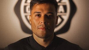 Hugo Sandoval es presentado en Olimpia