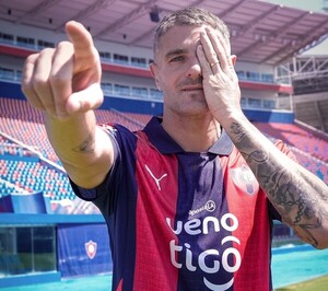 Pablo Vegetti desafía los números del fútbol paraguayo