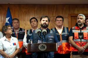 Boric decreta 2 días de duelo por los 21 muertos en incendios en zona centro-sur de Chile - Mundo - ABC Color