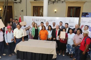 Entregan títulos de propiedad a comunidades indígenas