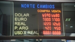 Dólar sigue con tendencia a la baja