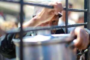 Hay comida en Gaza, pero pocos pueden permitírsela - Mundo - ABC Color