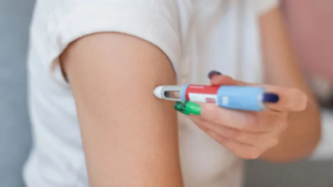 Médica advierte peligro de ampollas para adelgazar sin control médico: ¿Cuáles son los riesgos?