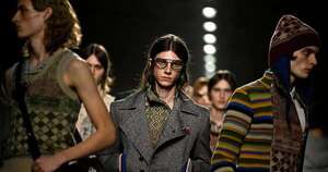 La Nación / Costura visible, estilos chicano y gótico resaltan en la Semana de la Moda de París