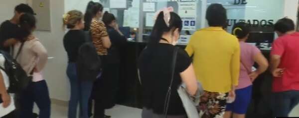 Pacientes de IPS denuncian largas esperas para conseguir turno y ser atendidos  - Nacionales - ABC Color