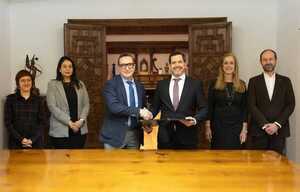 Popular / Latorre firmó acuerdo con la Universidad de Salamanca apuntando a formación de paraguayos