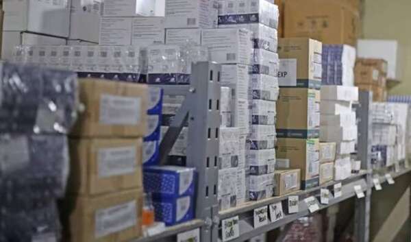 Hospitales, en riesgo de desabastecimiento por deuda de US$ 800 millones a farmacéuticas - Nacionales - ABC Color