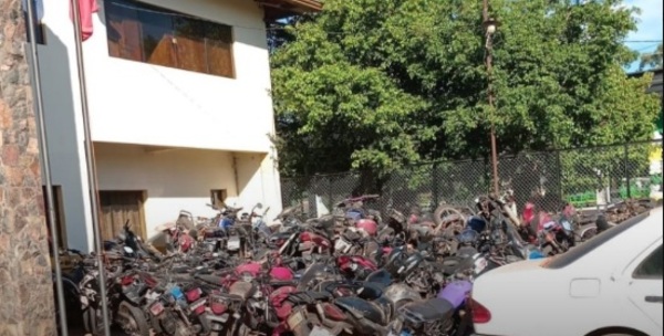 Comisarías de Asunción y Central, colapsadas por vehículos incautados que nadie retira