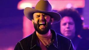 Popular / ¿Sólo en Paraguay? Cantante charro canceló shows por ligar dengue