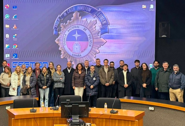 Juristas de Paraguay y del mundo se capacitaron en Madrid sobre evidencia digital e inteligencia artificial contra el lavado de dinero - Judiciales.net