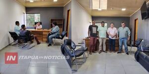 INTENDENTE DE TRINIDAD RECIBE A REPRESENTANTES DE LA COMISIÓN DE OLEROS