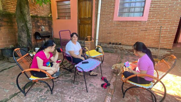 Una madre lucha por volver a caminar para no abandonar a sus hijas