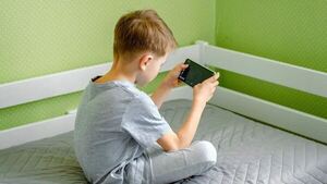 Nena pidió “auxilio”, pero era una broma: instan a padres a controlar el uso del celular