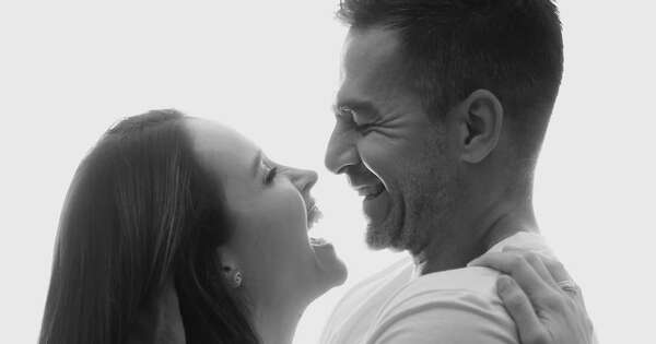 Diario HOY | Cynthia de Recalde conmemoró fecha especial de Iván Almeida con flores blancas