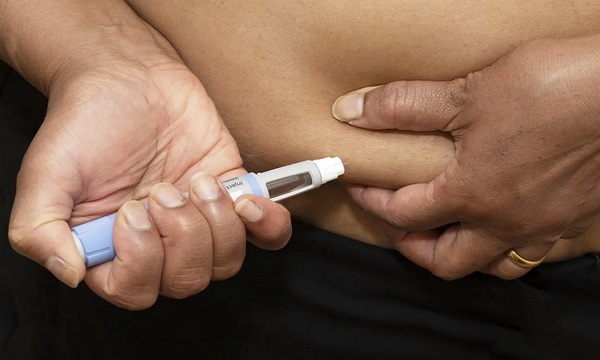 La Dirección de Vigilancia Sanitaria alerta que adelgazantes inyectables ilegales circulan en el país - OviedoPress