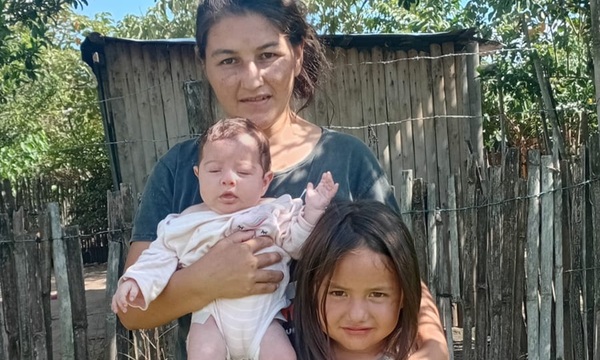 Familia solicita ayuda solidaria para madre en situación de calle con dos hijos en Coronel Oviedo - OviedoPress