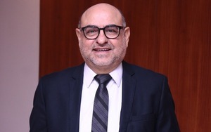 Su atención, por favor