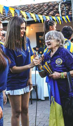 Popular / ¡Sportivo Luqueño presentó su nueva piel en la peatonal histórica de Luque!