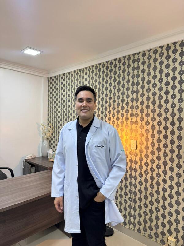 Popular / ¡Médico cantante llevó serenata en el Hospital de Ciudad del Este!