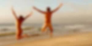 ¡Invitan a farra! El outfit: como “Dios nos trajo al mundo”