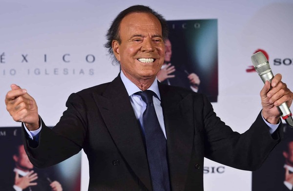 España archiva denuncia contra Julio Iglesias por jurisdicción