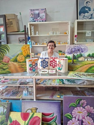 Muki Gómez: La docente de 87 años que inspira a Itauguá