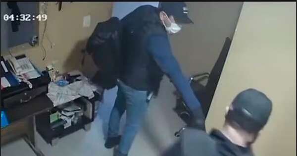 La Nación / Realizan 5 allanamientos en caso de robo en motel