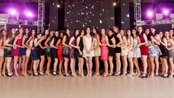 La noche especial de quince de Fio Pont