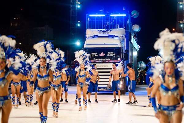 Munich Ultra hace historia con “El carnaval perfecto” y las latas coleccionables de la mayor fiesta del país - Negocios - ABC Color