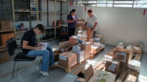 IPS defiende stock de fármacos, mientras asegurados denuncian farmacias vacías  - Nacionales - ABC Color